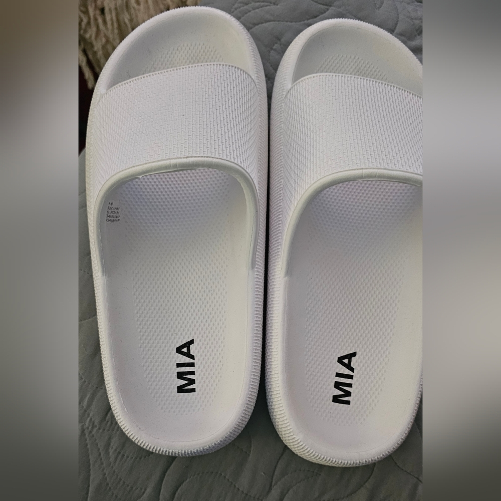 Slip ons